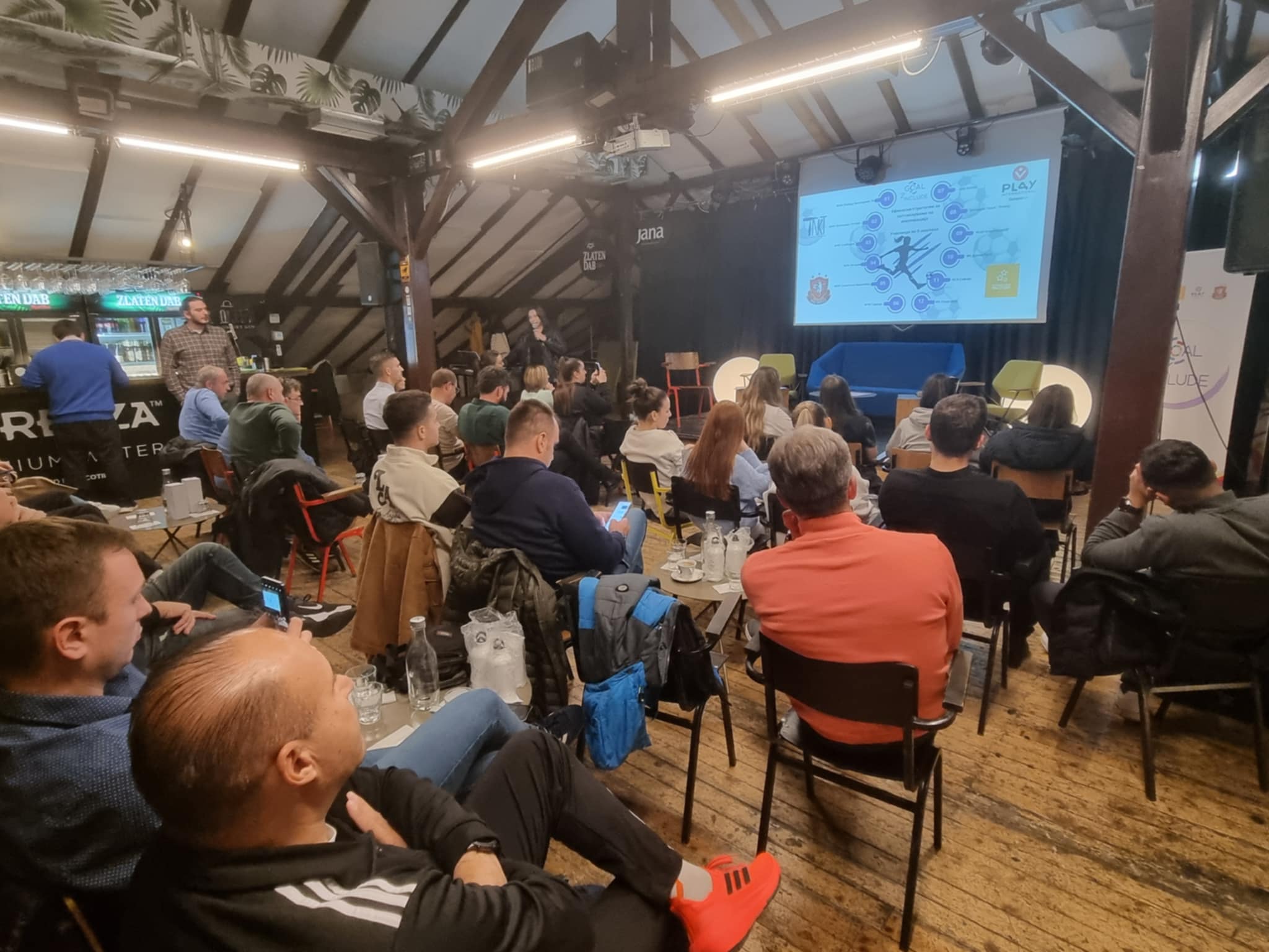 309ca9b4-d2c9-4034-82ac-2d42974305b8