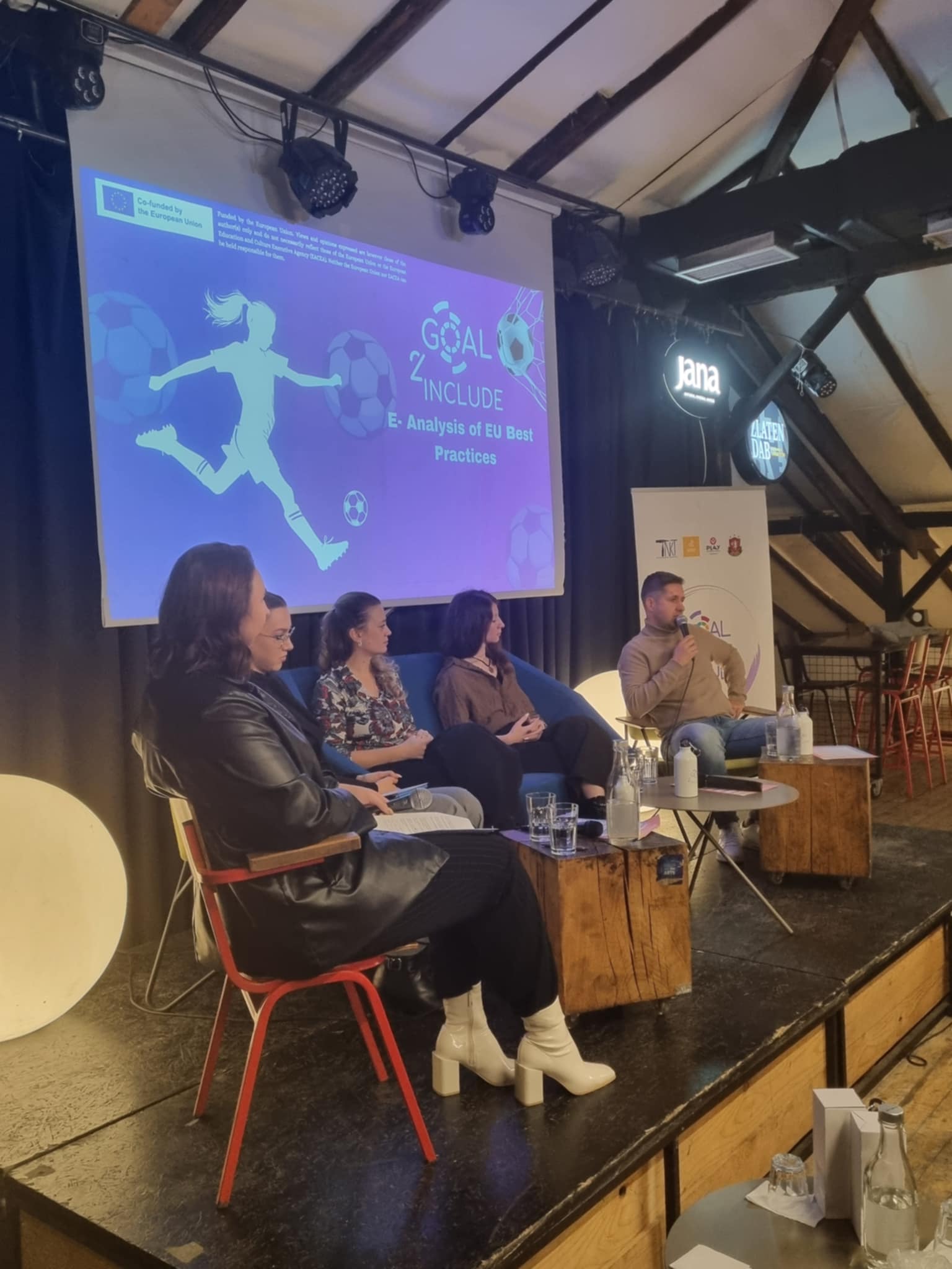 7a3cc08c-1e47-4323-88e0-ba8d811f8af6